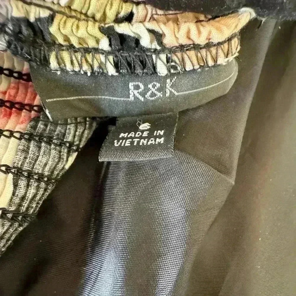 R&K Black women’s black floral Sundress  Size 6 - Picture 11 of 13